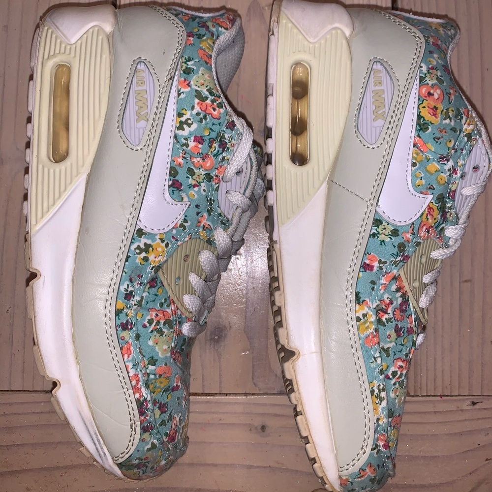 Women’s Nike Air Max shoes